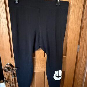 PLUS Women's Athletic Legging